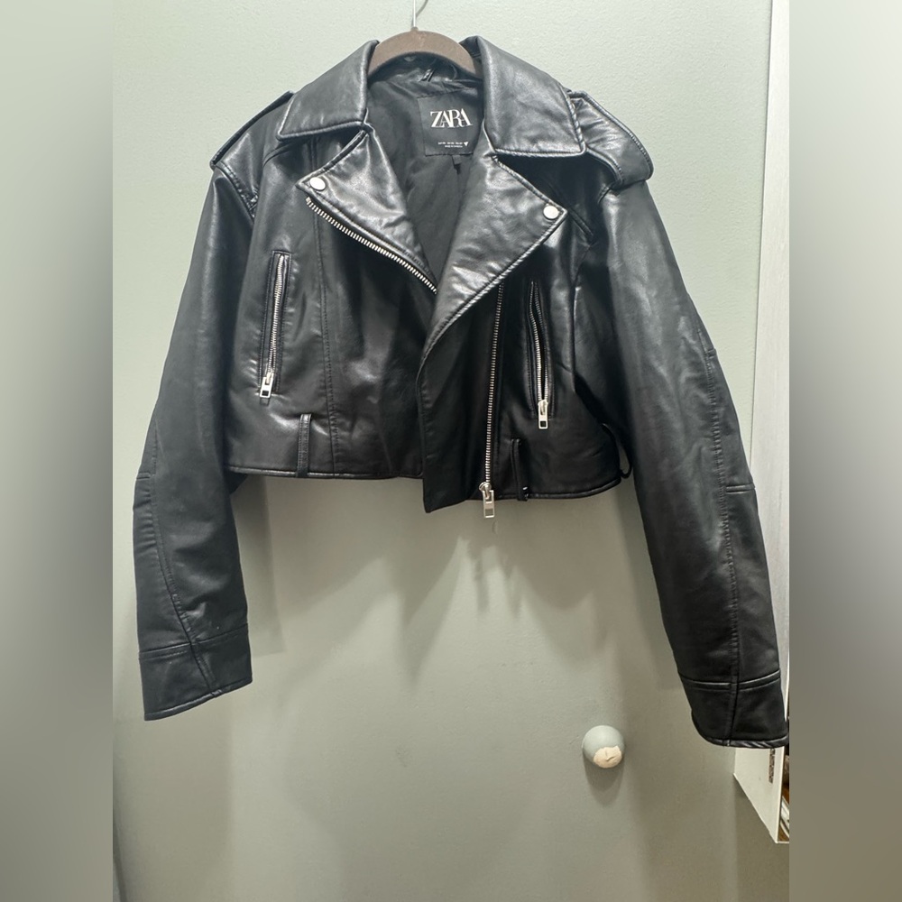 Zara Women's Sleek Black Leather Biker Jacket